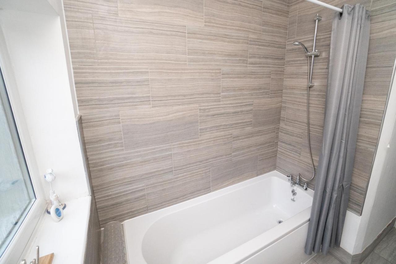 Business Friendly 3Br Home - King Size Beds & Centrally Located Swansea Exterior foto